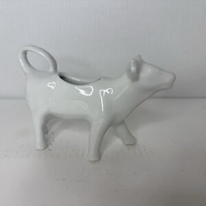 Vintage White Porcelain Cow Creamer Novelty Farm‎ Animal